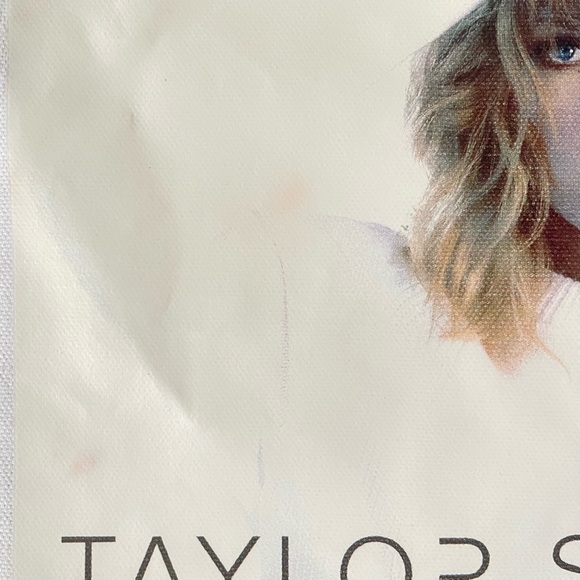 Taylor Swift Reputation NYC Pop-Up Event Tote Bag - Picture 9 of 9